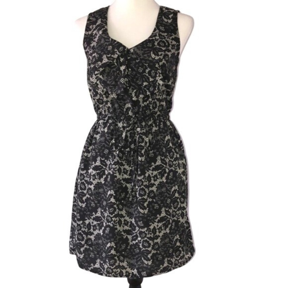 BeBop Floral Lace Print Sleeveless V-Neck Drawstring Dress Black White Womens‎ M